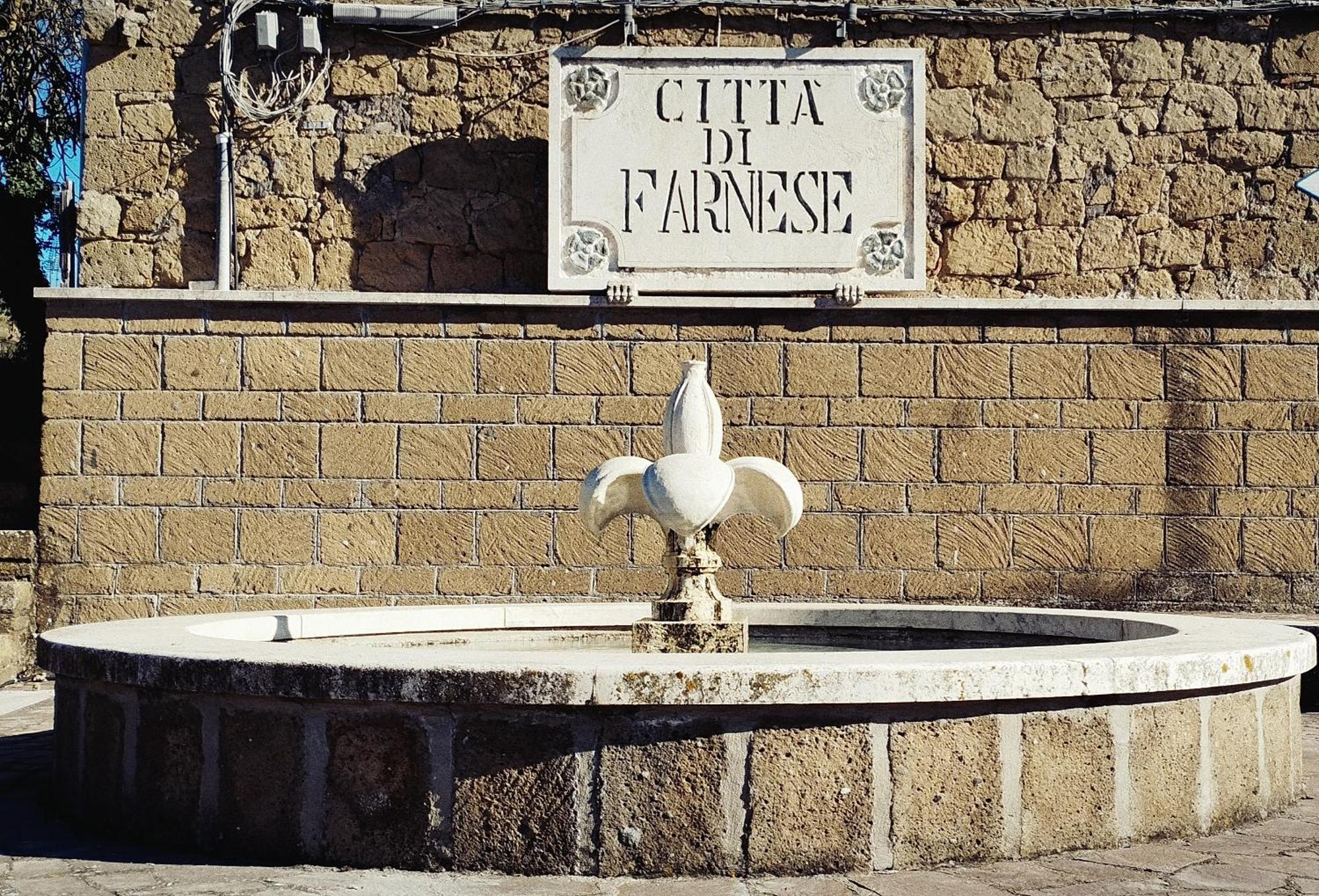 La Chascona Di Farnese Casa Di Tufo Nel Borgo Apartment Exterior photo